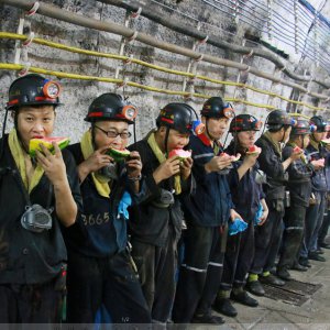 酷暑難耐，劉莊煤礦將“清涼”送到每一名職工心里